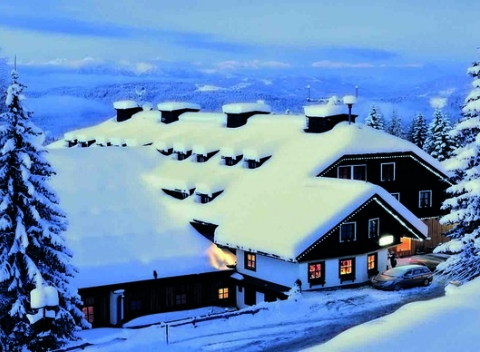 Horský Alpenhotel Marcius s krásnym výhľadom a wellness v rakúskych Alpách.