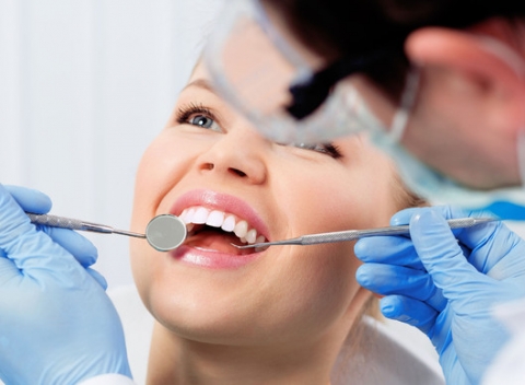 Profesionálna dentálna hygiena s pieskovaním. Vaše zuby budú nielen krásne ale aj zdravé.