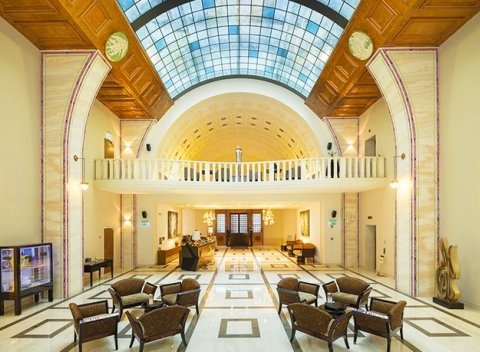 Luxus a relax v bazéne na streche hotela Continental Budapest**** v srdci mesta.