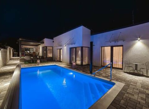 Ubytovanie v apartmáne pre 1 - 4 osoby v Apartmánoch Lacov Dom s neobmedzeným wellness.