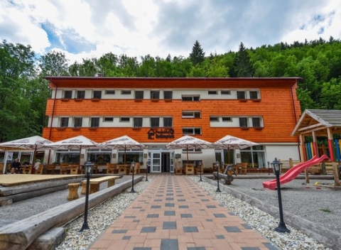 Nekonečný relax v objatí prírody s ubytovaním v penzióne Svätopluk v Korytnici.