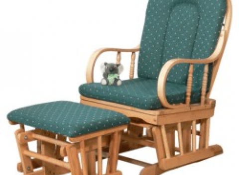 RELAX GLIDER - romantické hojdacie kreslo s podnožou z masívneho dreva.