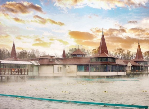 Dopraj si zdravie v svetovo unikátnom termálnom jazere Hévíz s pobytom v Hoteli Sante***.