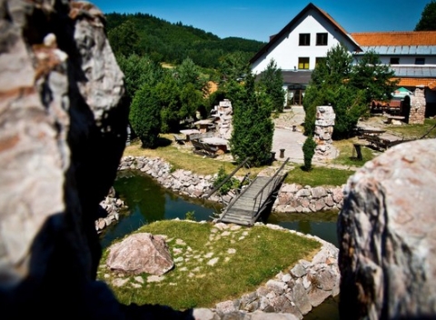 Komfort na horách so saunou, bazénom a polpenziou v hoteli Kráľová vo Zvolene.