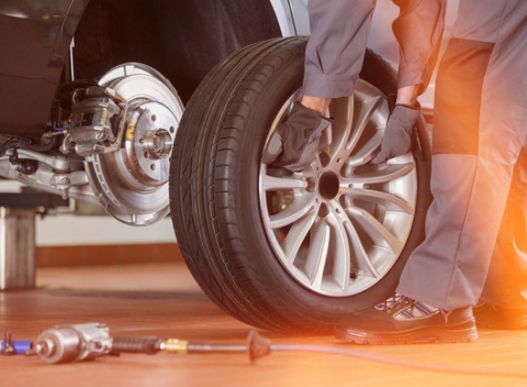 Prezutie pneumatík so závažím. Pripravte vášho tátoša do chladných zimných dní.