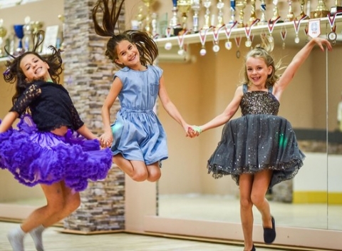 Tancujte, bavte sa a chudnite na kurze MaxPower či zumbe v tanečnej škole Jagermajster.