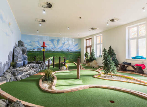 Hotel TATRAMONTI*** - minigolf - vstup na krytý 18-jamkový minigolf.