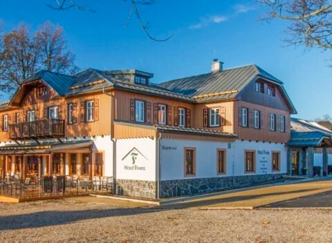 Pohoda v Jeseníkoch: Zlaté Hory v Penzióne Franz s raňajkami formou bufetu a privátnou vírivkou.