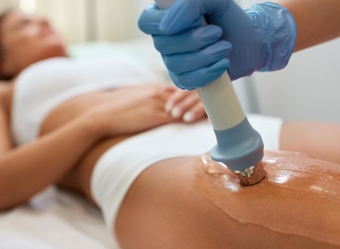 Masážno-relaxačné ošetrenie prístrojom bodyshape pre pevné a vyhladené telo.