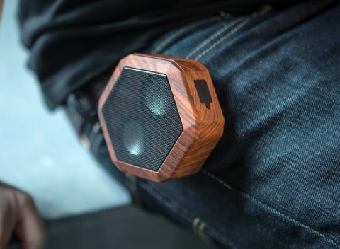 Bluetooth reproduktory Boombot - ultra malý, prenosný so silným zvukom.