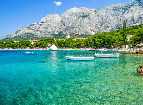 Chorvátsko: Makarská riviéra len 50 m od pláže vo Vile Čale s komfortnou autobusovou dopravou + možnosť stravy