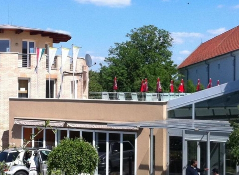 Siófok: wellness rozmaznávanie pre 2 osoby s polpenziou v CE Plaza Hotel****.