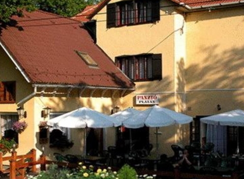 Romantické 2+1 noci na horách v blízkosti Budapešti v Platán Panzió Dobogókő.