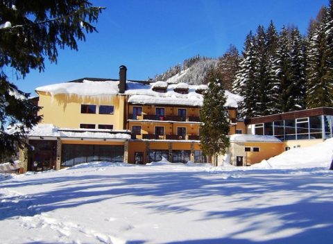 Vianoce v hoteli Alpenhof v blízkosti lyžiarskych stredísk Semmering a Stuhleck.