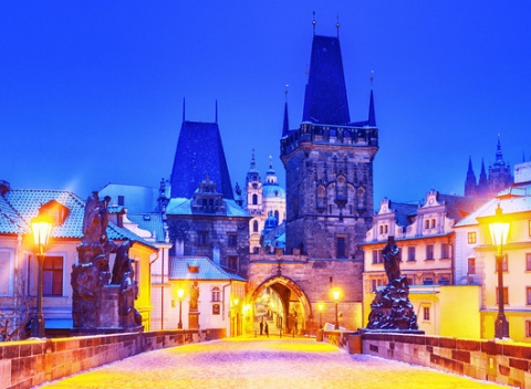 Užite si Prahu z inej perspektívy. Dovolenka na vlnách Vltavy s raňajkami v boteli Racek ***.