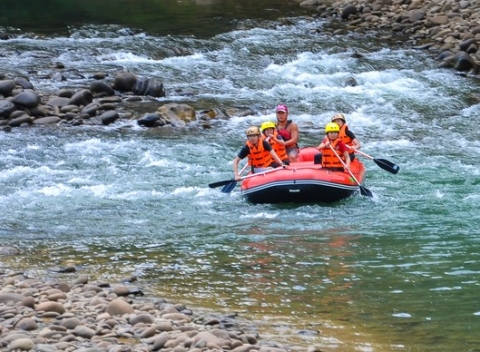 Nezabudnuteľný splav rieky Belá s HD videom z raftu. Spoznajte krásu rieky a pokorte jej dravosť.