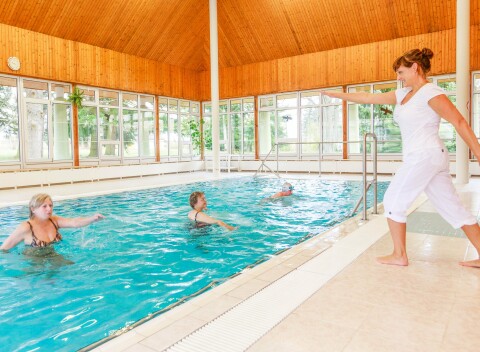 Konstantinovy Lázně: Hotel Jirásek *** s bazénom, soľnou jaskyňou, procedúrami a polpenziou + kultúrne akcie.