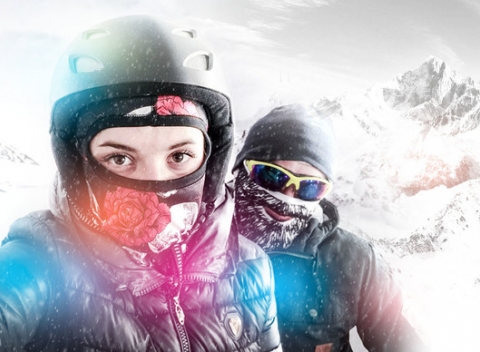 Kukly s 3D potlačou pre outdoorové športy. Vyrobené z kombinácie hydrofóbnych a hydrofilných vlákien.