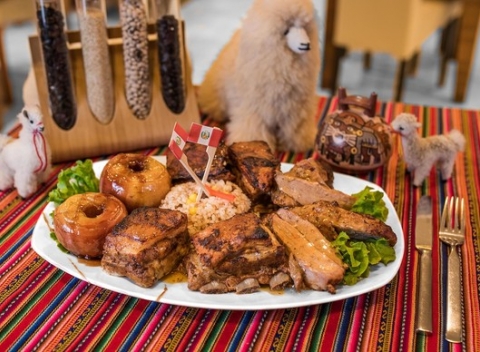 Peruánska vianočná misa pre 2 osoby - špeciálne menu, ktoré v jedálnom lístku nenájdete.