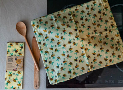 Ekologické obaly a vrecká FiBee so včelím voskom - určené na balenie pečiva, ovocia či zeleniny.