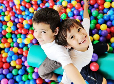 Dozjašenia v najväčšom detskom svete Jungle park. Vstup do detského sveta v Jungle parku.