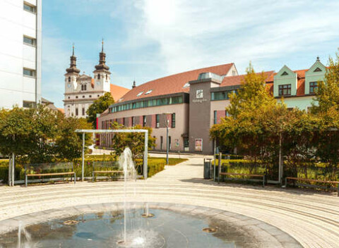 FIRST MINUTE VEĽKÁ NOC v obľúbenom Holiday Inn**** Trnava s wellness a dieťaťom do 6 rokov zdarma