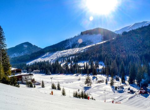 Celodenný alebo 4-hodinový skipas pre deti i dospelých do strediska Ski Monkova dolina.