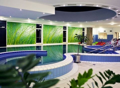 Zážitok z termálnych kúpeľov pre celú rodinu Hotel Napfény *** v maďarskom meste Zalakaros.