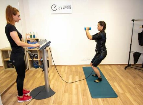 Účinný 20-minútový EMS tréning, elektrická stimulácia svalov (5 alebo 10 vstupov).