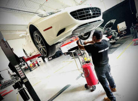 Výmena oleja a filtrov + servisná prehliadka v štýlovom Autoservise Good Boys v Devínskej.