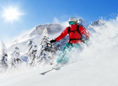Skipas aj na večerné lyžovanie do obľúbeného poľského strediska Jurgow Ski len 1 km od hraníc.