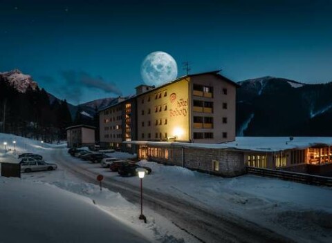 Zimná dovolenka alebo jarné prázdniny na svahu - dovolenka v hoteli Boboty*** vo Vrátnej doline