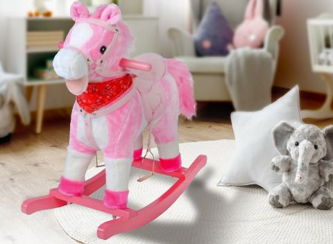 Hojdací koník z mäkkého plyšu s pohyblivým chvostíkom a realistickými zvukovými efektmi.
