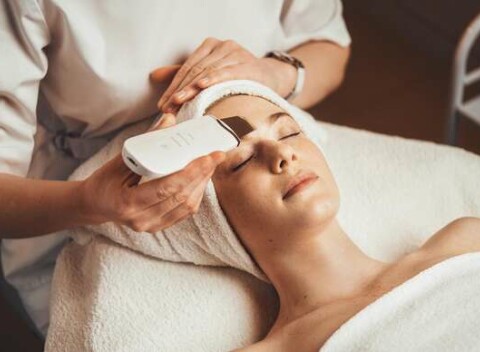 Hĺbkové čistenie pleti ozónom, masáž, skin scrubber alebo mikrodermabrázia