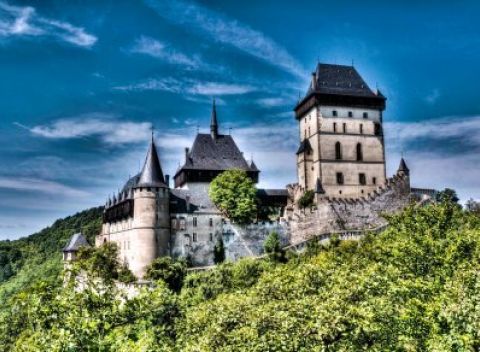 Český kras v Hoteli Grand *** pri Karlštejne s raňajkami + zľava do reštaurácie.