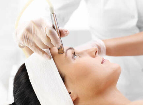 Nechirurgický lifting THERMAGE pre vypnutie pleti a odstránenie vrások.