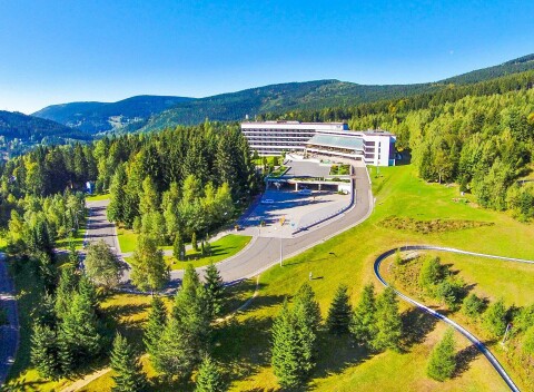 Krkonoše: Špindlerův Mlýn neďaleko centra v Harmony Club Hoteli **** s wellness a polpenziou