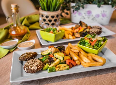 Tradičné egyptské mäsové alebo vegetariánske menu pre 1 osobu v centre na Vysokej .