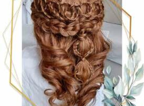 Spoločenský účes alebo strih s regeneráciou a stylingom v salóne Ellen