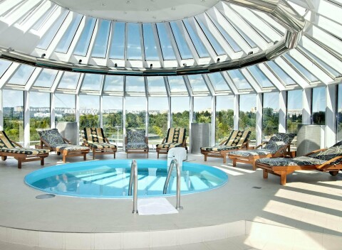 Brno priamo v centre v známom Cosmopolitan Bobycentre **** s raňajkami, večerou a wellness