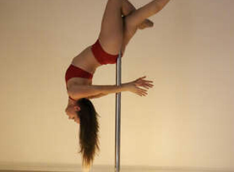Intenzívny 4-týždňový kurz Pole Dance pre začiatočníkov (60-minútové lekcie 2x do týždňa)