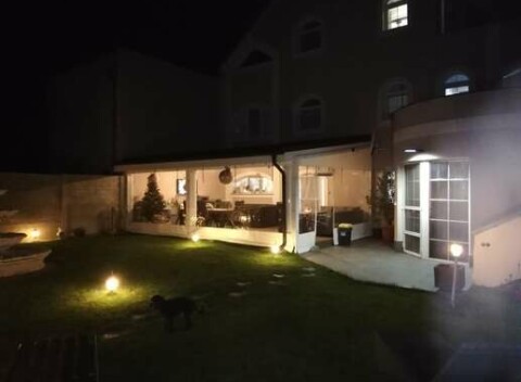 Vstup do privátneho wellness v Medúza Wellness Spa: Bazén, sauna, masážne kreslo aj welcome drink