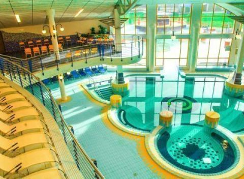 Sárvár s raňajkami a nocou zdarma v Apartman Hoteli Sárvár *** blízko kúpeľov.