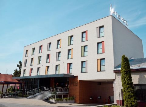 Nový a moderne zariadený Hotel Impiq v tichej oblasti v blízkosti centra mesta Trnava.