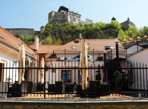 Nezabudnuteľné chvíle v krásnom prostredí v Hoteli Pod Hradom v Trenčíne.