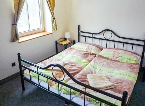 Stredné Čechy iba 200 m od Máchovho jazera v Hoteli Bellevue *** s polpenziou + káva a dezert