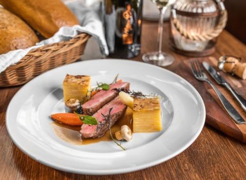 Tradično-netradičné 3-chodové valentínske menu pre 2 osoby v Dolnozemskej krčme.