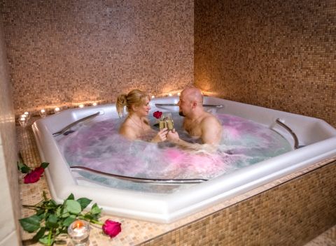 Luxusné wellness v Hoteli Green Paradise **** pri Karlových Varoch s polpenziou.