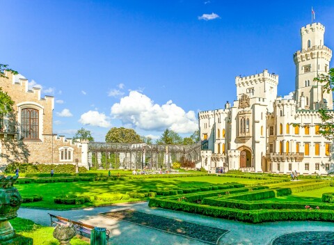 Hluboká nad Vltavou iba 700 m od zámku: Hotel Záviš z Falkenštejna **** s polpenziou + vstupy