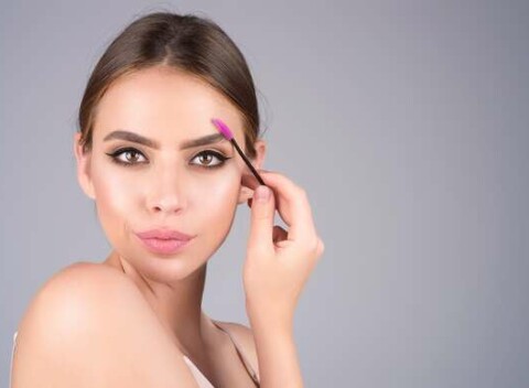 Laminácia obočia a lifting mihalníc spolu s farbením pre uľahčenie dennej rutiny